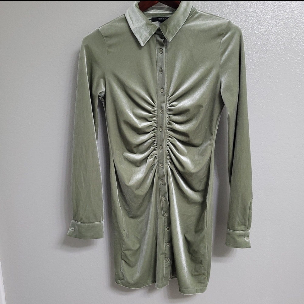 Forever 21 Sage Green Velvety Ruched Button Up Dress Size M